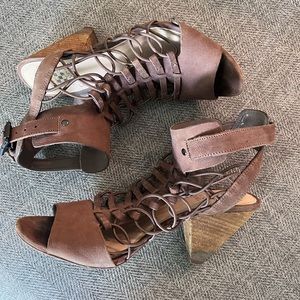 Vince Camuto Sandals size 7
